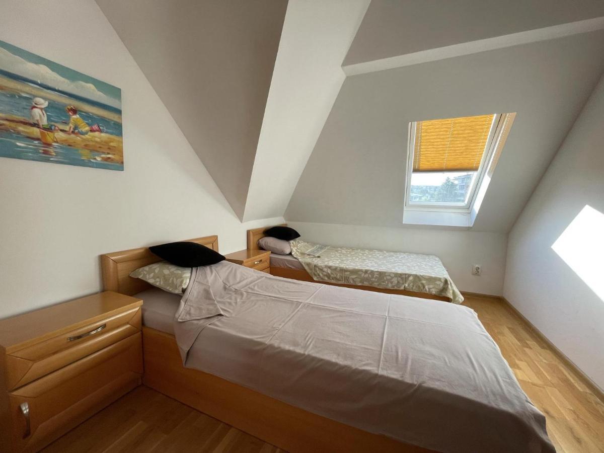 Stunning 2-Bed Apartment In Sea Resort Varna Szent Konstantin és Elena Kültér fotó
